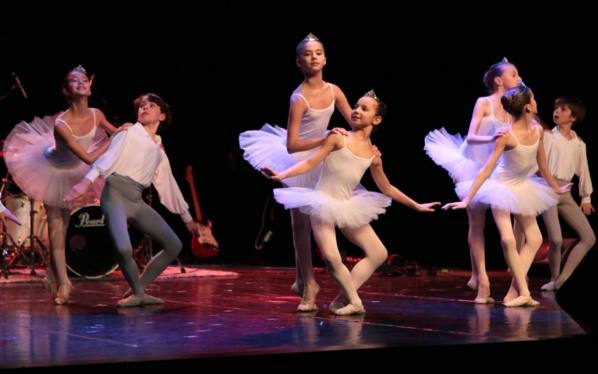 26 novembre 2018: un magnifique spectacle-hommage à Olivia au théâtre Ménilmontant! 26 novembre 2018: un magnifique spectacle-hommage à Olivia au théâtre Ménilmontant!