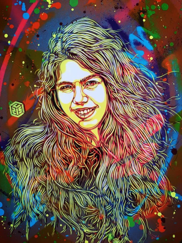 Le portrait d'Olivia réalisé par l'artiste pochoiriste Christian Guémy, alias C215 Le portrait d'Olivia réalisé par l'artiste pochoiriste Christian Guémy, alias C215