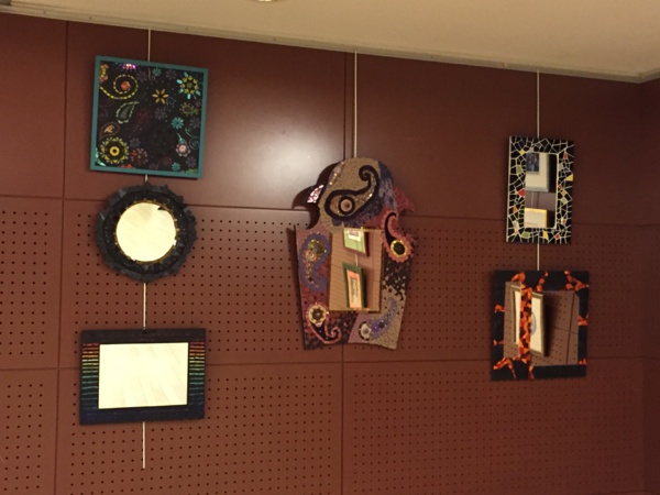 10 et 11 juin 2016: franc succès pour l'expo-vente de mosaïques “Les miroirs d'Olivia” au profit de la recherche. 10 et 11 juin 2016: franc succès pour l'expo-vente de mosaïques “Les miroirs d'Olivia” au profit de la recherche.